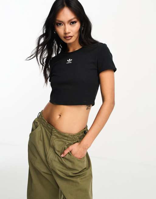 adidas Originals - Essentials - Cropped T-shirt i sort ribstrik