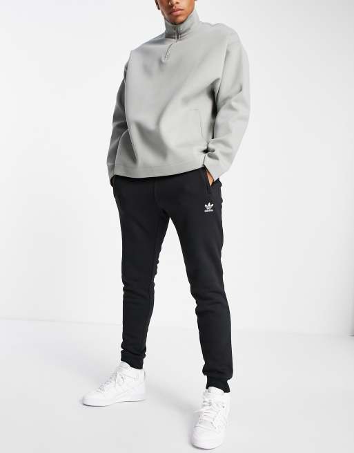 adidas Originals – Essentials – Czarne dopasowane joggersy z małym logo