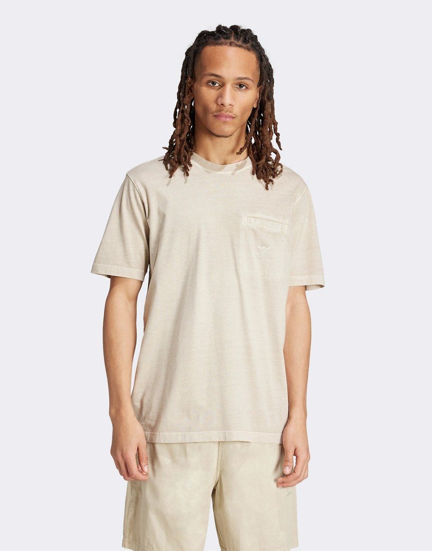 Essentials+ dyed pocket t-shirt in beige-Neutral