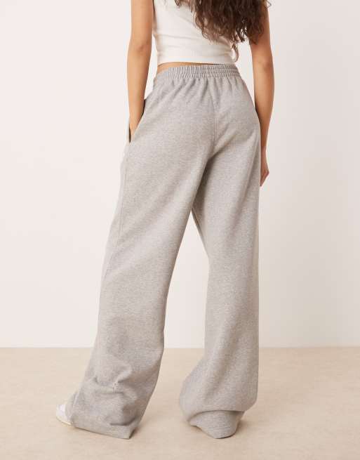 adidas Originals – Essentials – Fleece-Hose in Mittelgrau meliert mit weitem Bein, 4 von 5