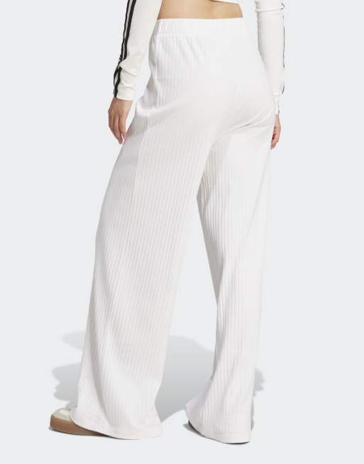 adidas Originals - Essentials - Geribbelde broek met wijde pijpen in wit