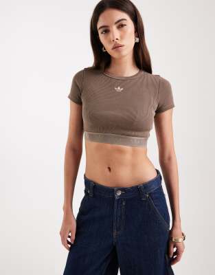 adidas Originals - Essentials - Geripptes T-Shirt in verwaschenem Braun-Brown