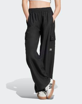 adidas Originals - Essentials - Gewebte Cargohose in Schwarz