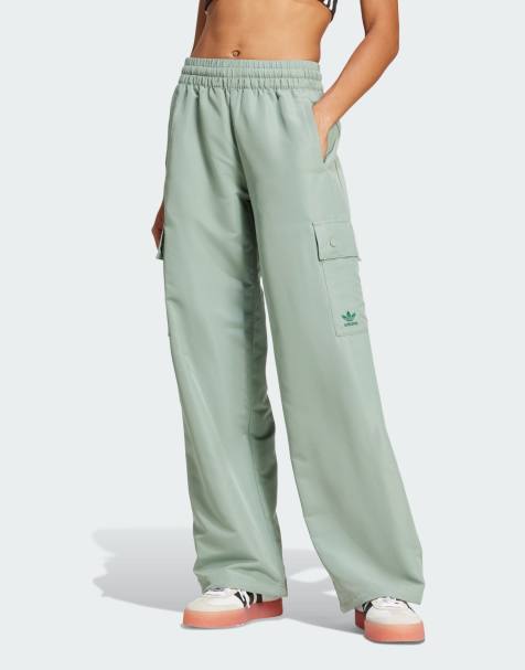 adidas Originals - Essentials - Geweven cargobroek in zilvergroen - view 1
