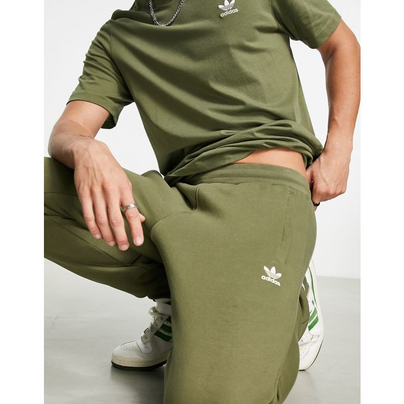 Pantaloni e leggings Uomo adidas Originals - Essentials - Joggers color oliva
