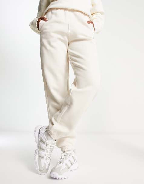 adidas Originals - Essentials - Joggers in pile bianco sporco - view 1
