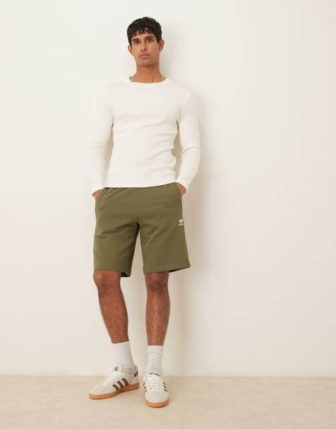 adidas Originals – Essentials – Khakifärgade shorts - view 1