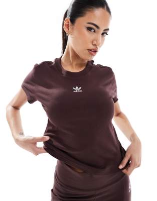 adidas Originals - Essentials - Knapp geschnittenes T-Shirt in Schattenbraun-Brown