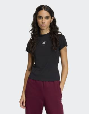 adidas Originals - Essentials - Knapp geschnittenes T-Shirt in Schwarz