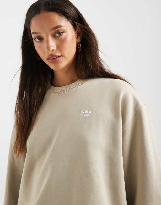 adidas Originals – Essentials – Langes Fleece-Sweatshirt in Khaki Three mit Rundhalsausschnitt, 3 von 4
