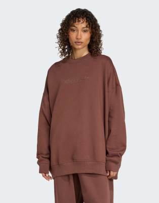 adidas Originals - Essentials - Oversize-Sweatshirt in Kastanienbraun mit linearem Logo und Rundhalsausschnitt-Brown