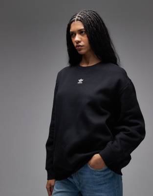 adidas Originals - Essentials - Oversize-Sweatshirt in Schwarz mit Rundhalsausschnitt