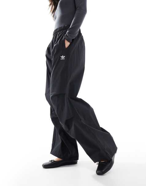 adidas Originals - Essentials - Ripstop parachutebroek in zwart - view 1