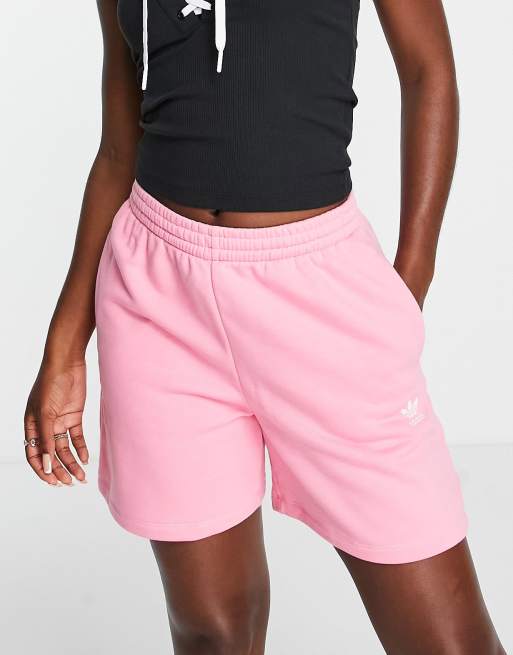 Beschietingen Baleinwalvis druk adidas Originals - Essentials - Short in roze | ASOS