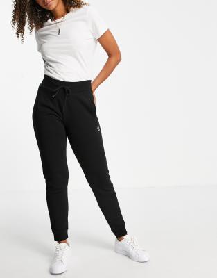 adidas originals essentials slim joggers