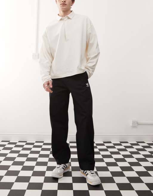 adidas Originals – Essentials – Svarta chinos med treklöver