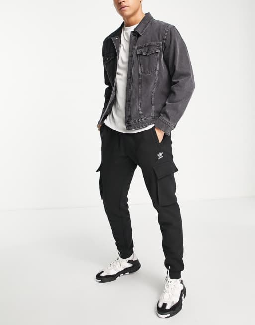 adidas Originals – Essentials – Svarta mjukisbyxor i cargostil med logga