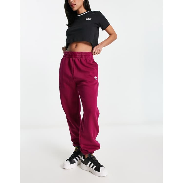 Maroon cheap adidas sweatpants