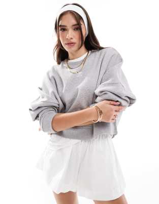 adidas Originals - Essentials - Sweatshirt in Grau mit Rundhalsausschnitt