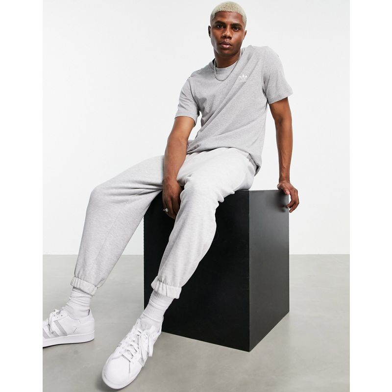 Top uKiNk adidas Originals - Essentials - T-Shirt grigio mélange