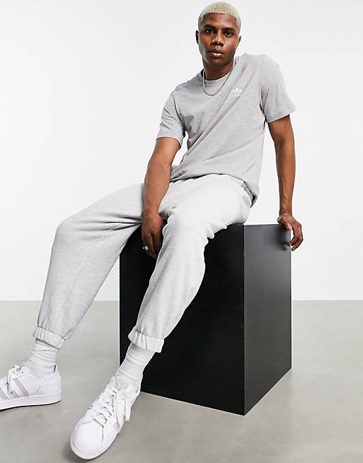 Men adidas Originals essentials t-shirt in grey heather 