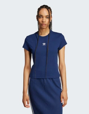 adidas Originals - Essentials - T-Shirt in Night Indigo mit schmalem Schnitt-Blau