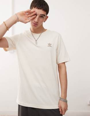 Essentials Trefoil t-shirt in cream-White