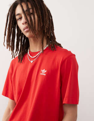 красная футболка adidas Originals Essentials с изображением трилистника 6190₽