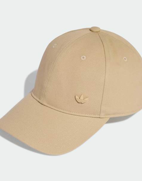 adidas Originals – Everyday Icons – Kappe in Steinbeige-Khaki mit farblich abgestimmtem Metall-Dreiblattlogo - view 1