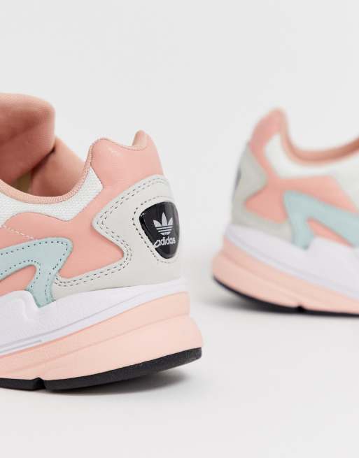 Adidas original falcon sale blanc et rose