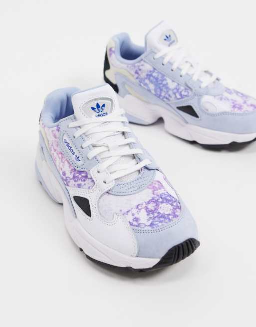 Adidas falcon bleu et on sale rose