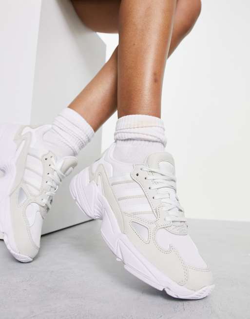 adidas Originals – Falcon – Buty sportowe w kolorach białym i srebrnym