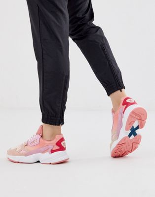 adidas Originals - Falcon - Sneakers in roze en koraalrood