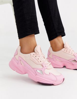 adidas Originals - Falcon - Sneakers in roze tint