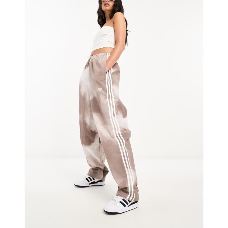 adidas Originals – Fallschirm-Jogginghose in Wonder-Beige | ASOS