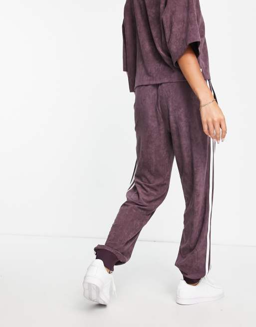 Adidas originals clearance 3-stripes velvet joggers