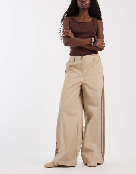 adidas Originals figursydda byxor i ljus khaki - view 1