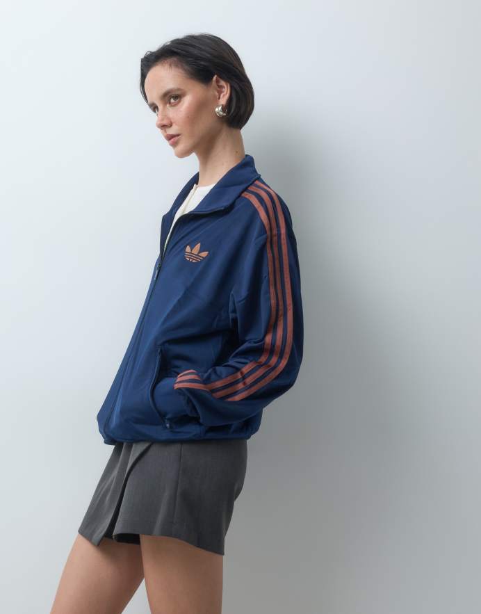 adidas Originals Firebird chaqueta deportiva holgada en azul marino y marrón