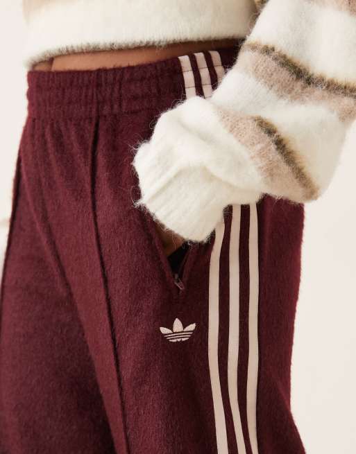 adidas Originals – Firebird – Flauschige Trainingshose in Burgunderrot, 3 von 5