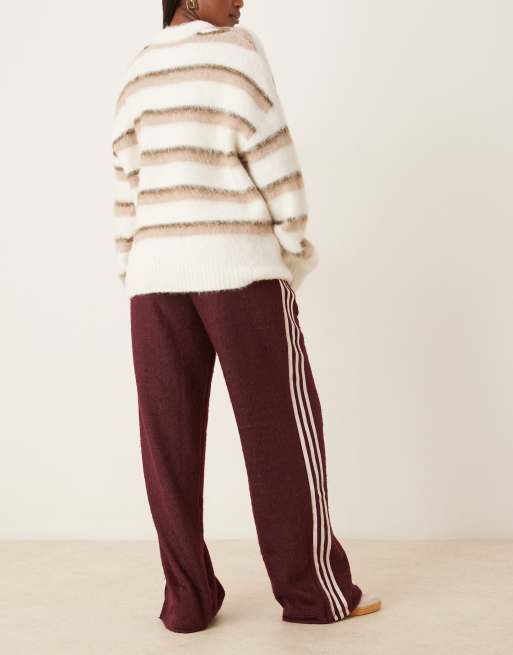 adidas Originals – Firebird – Flauschige Trainingshose in Burgunderrot, 4 von 5