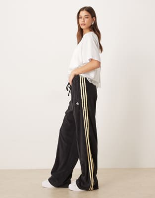 adidas Originals - Firebird - Frottee-Hose in Schwarz