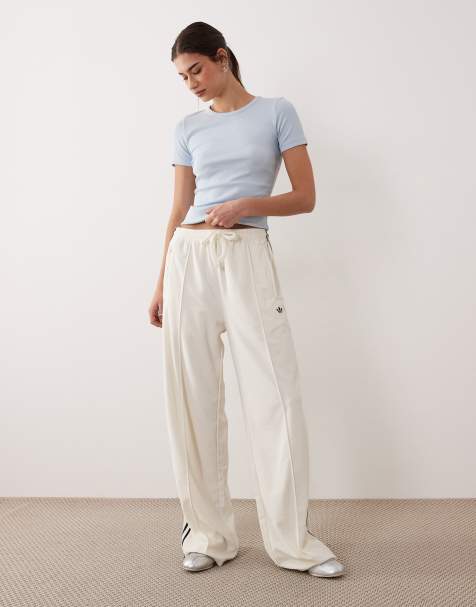 adidas Originals – Firebird – Frottee-Hose in Wollweiß - view 1