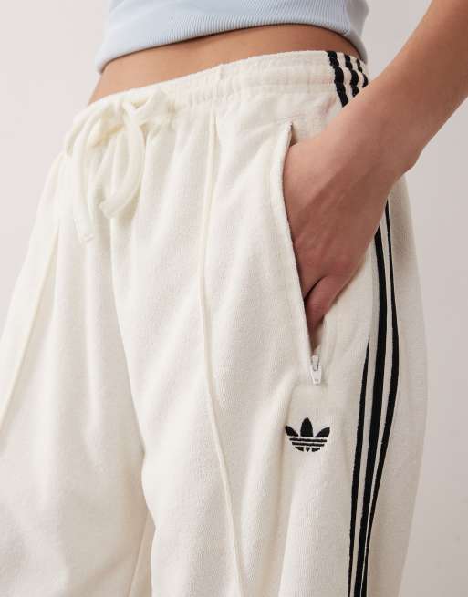 adidas Originals – Firebird – Frottee-Hose in Wollweiß, 5 von 5