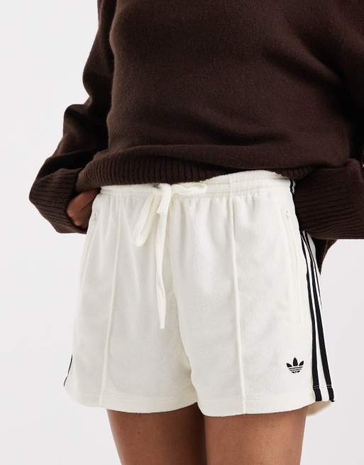 adidas Originals – Firebird – Frottee-Shorts in Wollweiß, 2 von 5