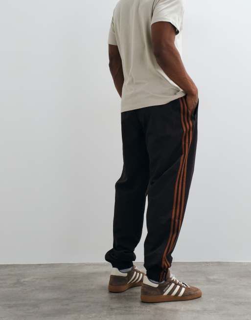 adidas Originals Firebird gewebte Trainingshose in Braun, 3 von 5