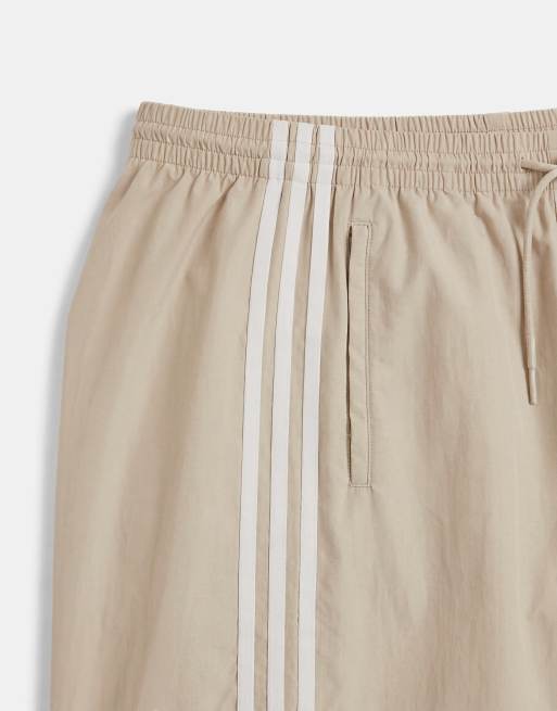 adidas Originals Firebird gewebte Trainingshose in Hellkhaki, 9 von 9