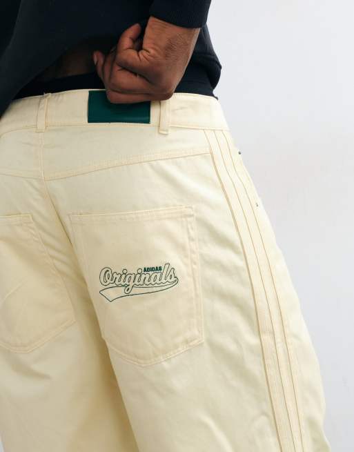 adidas Originals Firebird Jorts in Cremeweiß, 2 von 5