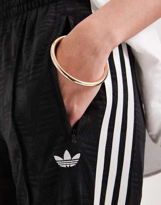 adidas Originals – Firebird – Klassische Trainingshose in Schwarz aus Spitze, 2 von 5