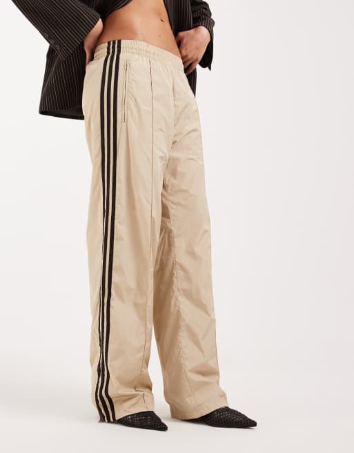 adidas Originals – Firebird – Locker geschnittene Trainingshose aus Nylon in hellem Khaki und Braun, 3 von 5