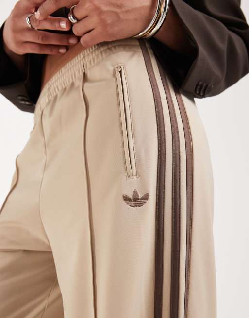 adidas Originals – Firebird – Locker geschnittene Trainingshose in Steinbeige und Blau, 2 von 5